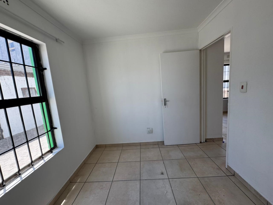 6 Bedroom Property for Sale in Hindle Park Western Cape